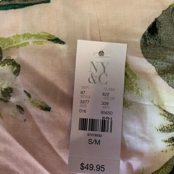 Women’s New York & Co Shaw   - Picture 5 of 5